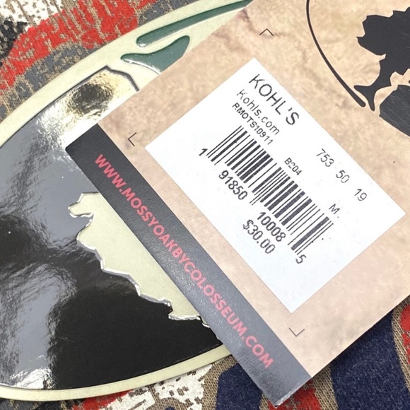 Mossy Oak Men’s Tee Ole’ Glory Distressed Taupe American Flag Size Medium - Picture 7 of 7